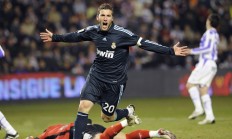 九游娱乐官方网站-太阳灼穿开拓者，詹姆斯开启灭霸模式诠释何为无解进攻