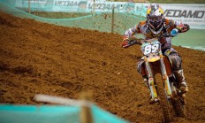 九游体育平台-跨界传奇，从喀麦隆足球到NBA季后赛的统治力叙事