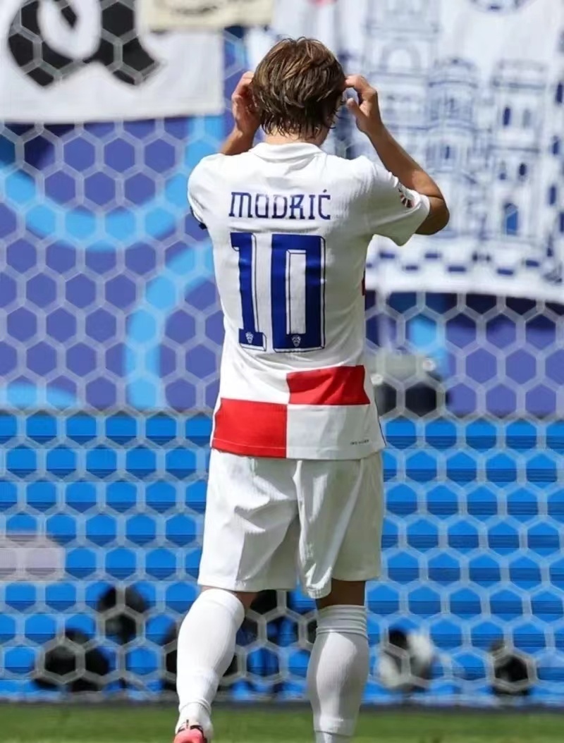 包含阿尔巴尼亚队华丽凯旋,备战一场欧洲足球对抗赛的词条 包含阿尔巴尼亚队华丽凯旋,备战一场欧洲足球对抗赛的词条