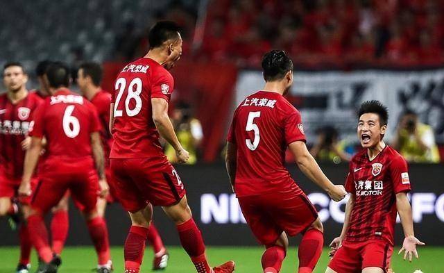 上港主场大胜恒大，善罚杰帽梅开二度的简单介绍