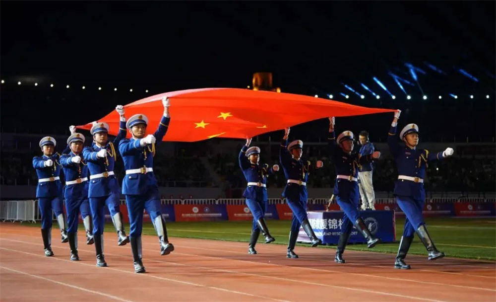 豪取胜利之后，选手向观众致以感谢和敬意的简单介绍