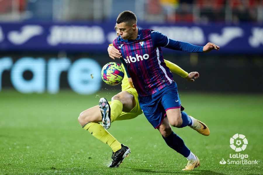 埃瓦尔主场大胜巴伦西亚，实现关键突破的简单介绍