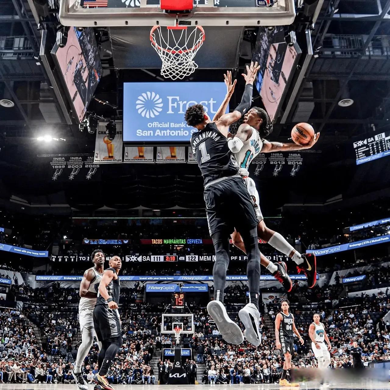 火箭绝杀篮网，霍勒迪状态火热的简单介绍