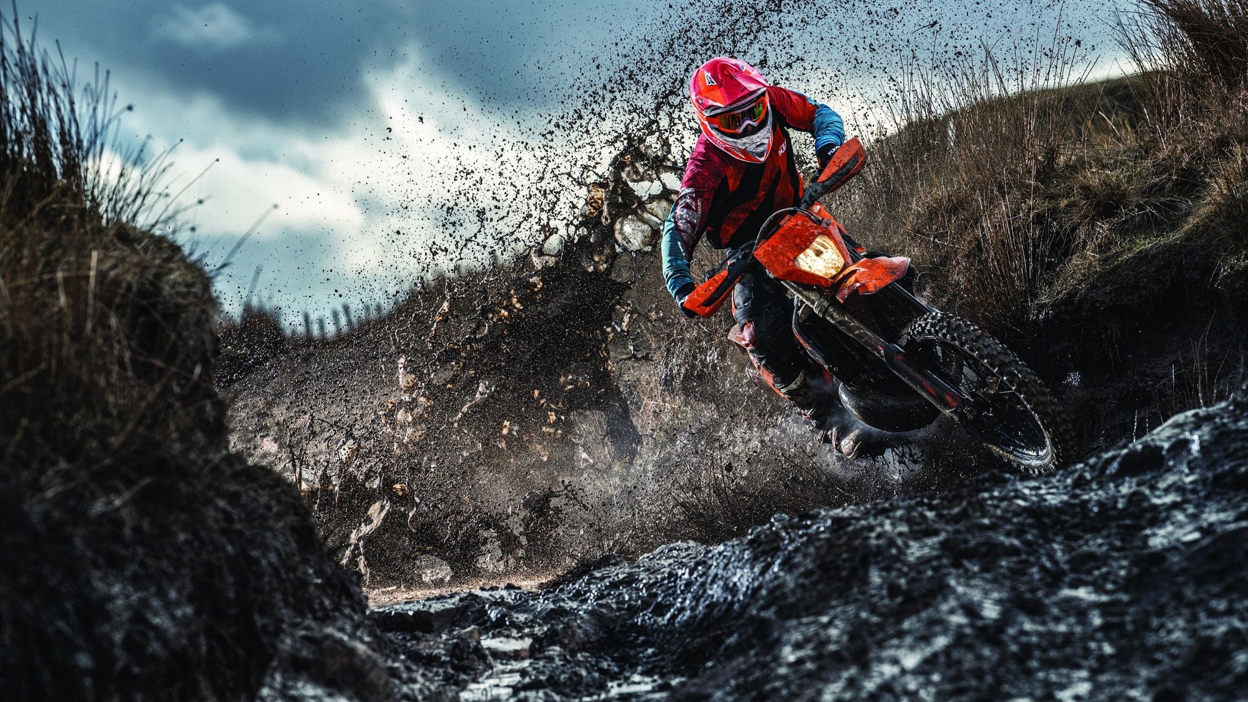 世界杯之夜，巴尔韦德连续得分拉开差距，书写传奇篇章